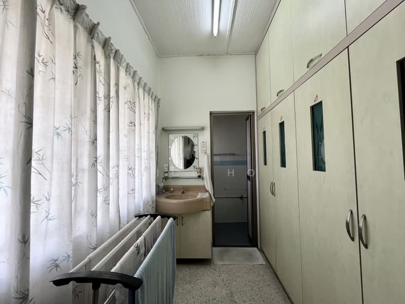 Rumah Berkembar untuk Dijual di Taman Sentosa (Johor Bahru) - Nico Ho - Bathroom - PropertyGuru.com.my