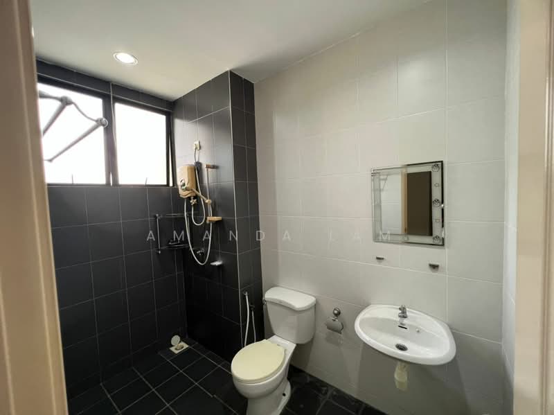 Rumah Teres 3-Tingkat untuk Disewa di Raja Uda (Butterworth) - Amanda Lam - Bathroom - PropertyGuru.com.my