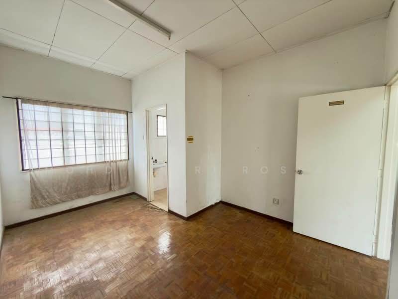 Rumah Teres untuk Dijual di Taman Pinggiran Senawang (Sungai Gadut) - Mohd Nazri Roslan - PropertyGuru.com.my