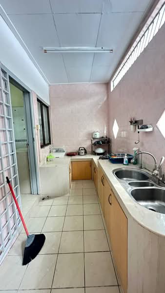 2-storey Terraced House for Rent in Austin (Johor Bahru) - Tony Lim - Kitchen - PropertyGuru.com.my