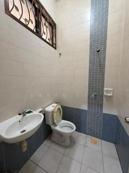 Rumah Berkembar untuk Dijual di Bandar Indahpura (Kulai) - Caryn Ter - Bathroom - PropertyGuru.com.my
