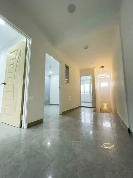 Rumah Teres 2-Tingkat untuk Dijual di Klang (Selangor) - Winnie Lee - Corridor - PropertyGuru.com.my