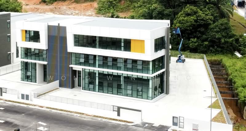 Kilang Berkembar untuk Disewa di Rawang Corporate Industrial Park (Rawang) - Wong Wen Heng - Exterior - PropertyGuru.com.my