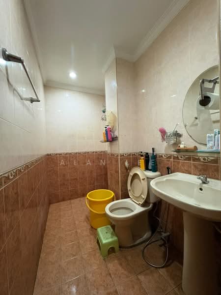 Rumah Teres 2.5-Tingkat untuk Dijual di Taman Bukit Desa (Taman Desa) - Alan Lee - Bathroom - PropertyGuru.com.my