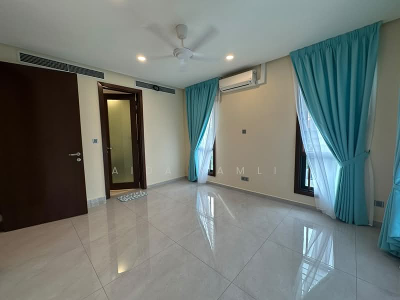 Bungalow House for Sale in Bukit Jelutong (Shah Alam) - Aida Ramli - PropertyGuru.com.my
