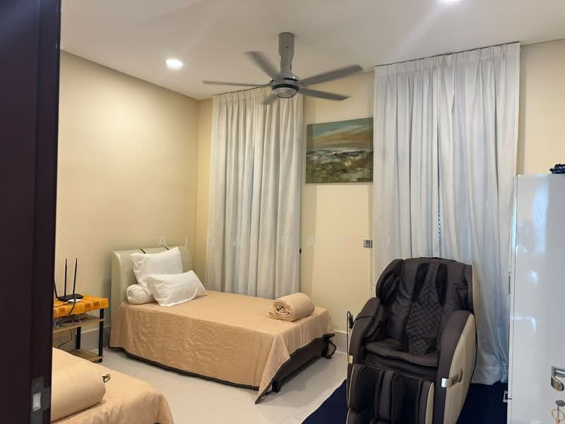 Bungalow House for Sale in Bukit Jelutong (Shah Alam) - Aida Ramli - PropertyGuru.com.my