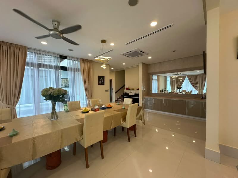 Bungalow House for Sale in Bukit Jelutong (Shah Alam) - Aida Ramli - PropertyGuru.com.my