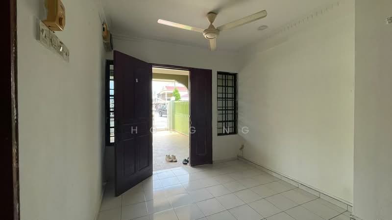 Rumah Teres 2-Tingkat untuk Disewa di Klang (Selangor) - Hong Ng - Entrance - PropertyGuru.com.my