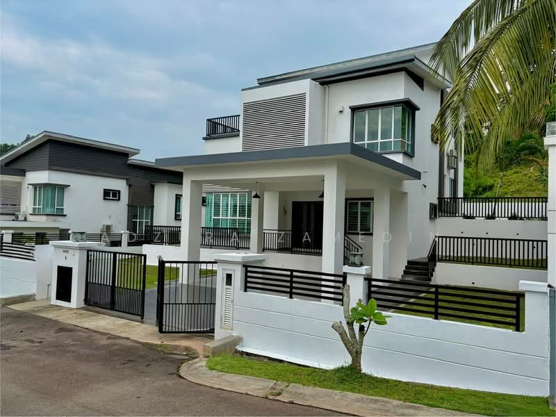 Bungalow House for Sale in Kajang (Selangor) - Adzura Zamedin - Exterior - PropertyGuru.com.my