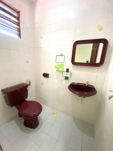 Rumah Teres 2-Tingkat untuk Disewa di Taman Johor Jaya (Johor Bahru) - SJ CHAN - Bathroom - PropertyGuru.com.my