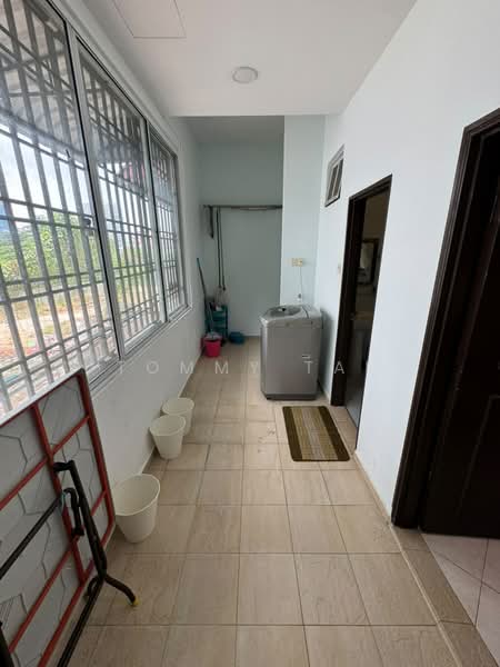 Rumah Teres 2-Tingkat untuk Disewa di Taman Century (Johor Bahru) - Tommy Tai - Corridor - PropertyGuru.com.my