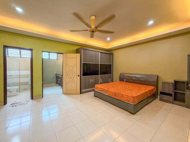 Rumah Teres 3-Tingkat untuk Dijual di Sentosa Villa (Kajang) - Zul Hasif - PropertyGuru.com.my