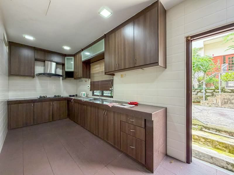 Rumah Teres 3-Tingkat untuk Dijual di Sentosa Villa (Kajang) - Zul Hasif - PropertyGuru.com.my