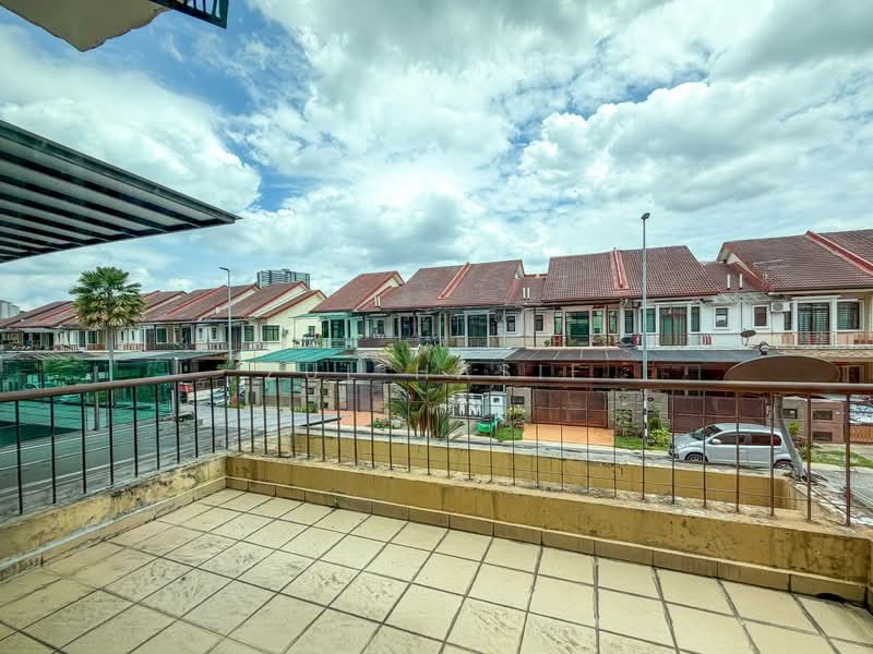 Rumah Teres 3-Tingkat untuk Dijual di Sentosa Villa (Kajang) - Zul Hasif - PropertyGuru.com.my
