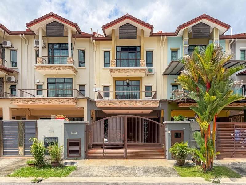 Rumah Teres 3-Tingkat untuk Dijual di Sentosa Villa (Kajang) - Zul Hasif - PropertyGuru.com.my