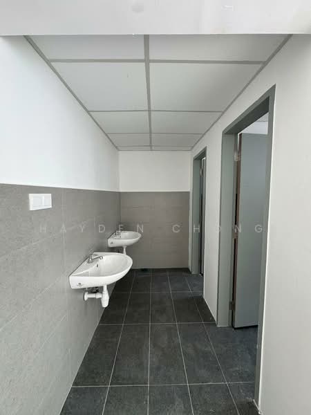 Shop for Rent in Austin Crest (Johor Bahru) - Hayden Chong - Bathroom - PropertyGuru.com.my
