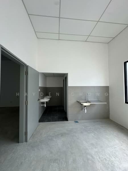 Shop for Rent in Austin Crest (Johor Bahru) - Hayden Chong - Bathroom - PropertyGuru.com.my