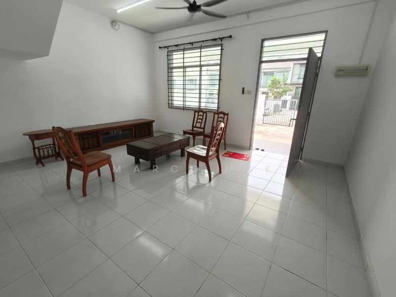 2-storey Terraced House for Rent in Taman Scientex Rawang (Rawang) - Marco Mak - Living Room - PropertyGuru.com.my
