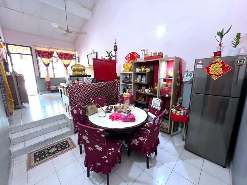 Rumah Teres 1-Tingkat untuk Dijual di Taman Rinting (Masai) - Karl Lim - Dining Room - PropertyGuru.com.my