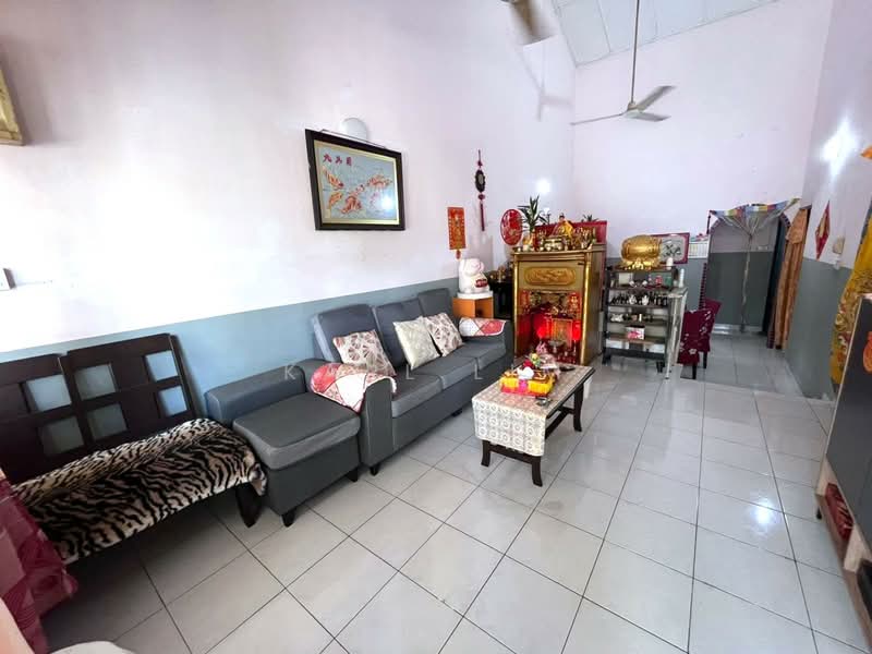 Rumah Teres 1-Tingkat untuk Dijual di Taman Rinting (Masai) - Karl Lim - Living Room - PropertyGuru.com.my