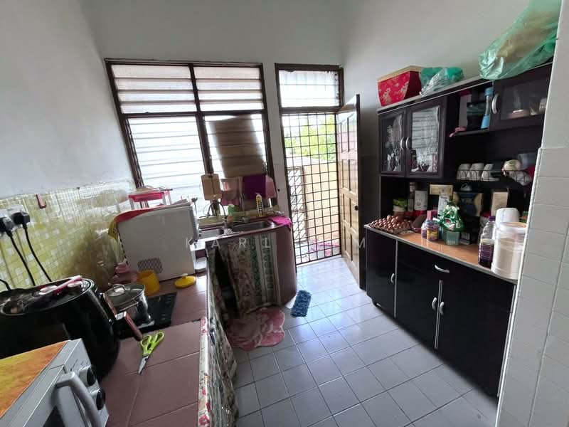 Rumah Teres 1-Tingkat untuk Dijual di Taman Rinting (Masai) - Karl Lim - Kitchen - PropertyGuru.com.my