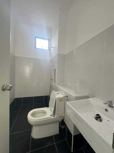 Terraced House for Rent in Kota Masai (Pasir Gudang) - SJ CHAN - Bathroom - PropertyGuru.com.my