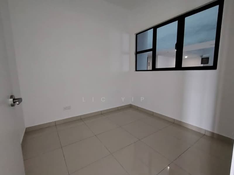Service Residence for Sale at Trion @ KL - Lic Yip - bedroom - PropertyGuru.com.my