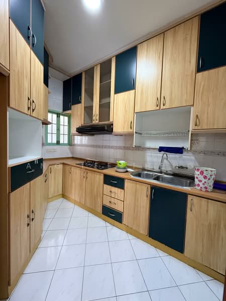 Pangsapuri untuk Dijual di Desa Universiti - Ang Lee Theng - Kitchen - PropertyGuru.com.my
