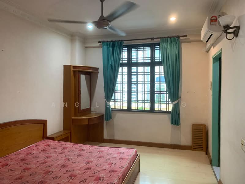 Pangsapuri untuk Dijual di Desa Universiti - Ang Lee Theng - Bedroom - PropertyGuru.com.my