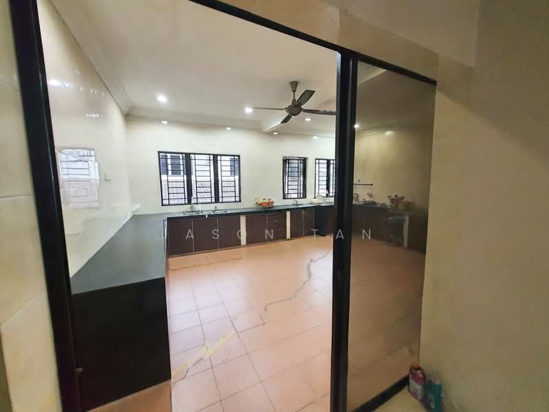 2-storey Terraced House for Sale in Taman Puncak Jalil (Seri Kembangan) - Jason Tan - Kitchen - PropertyGuru.com.my