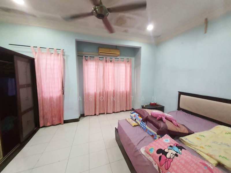 2-storey Terraced House for Sale in Taman Puncak Jalil (Seri Kembangan) - Jason Tan - Bedroom - PropertyGuru.com.my