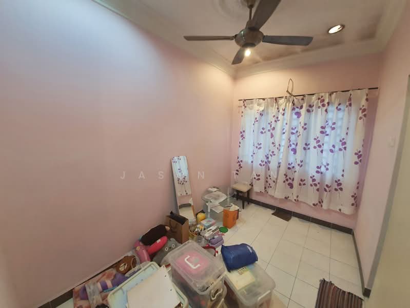 2-storey Terraced House for Sale in Taman Puncak Jalil (Seri Kembangan) - Jason Tan - Bedroom - PropertyGuru.com.my