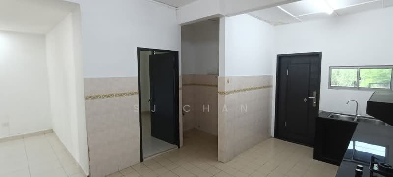 2-storey Terraced House for Rent in Taman Putri Kulai (Kulai) - SJ CHAN - Kitchen - PropertyGuru.com.my
