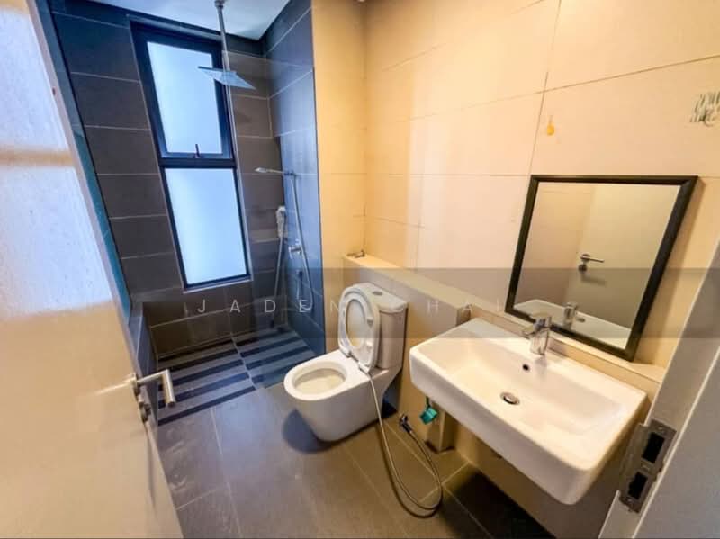 Service Residence for Sale at Paloma @ Tropicana Metropark - Jaden Chai - Bathroom - PropertyGuru.com.my