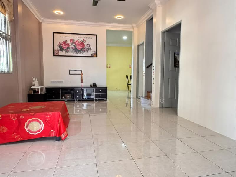 1.5-storey Terraced House for Rent in Muara Tuang (Samarahan) - Erica Bong - Living Room - PropertyGuru.com.my