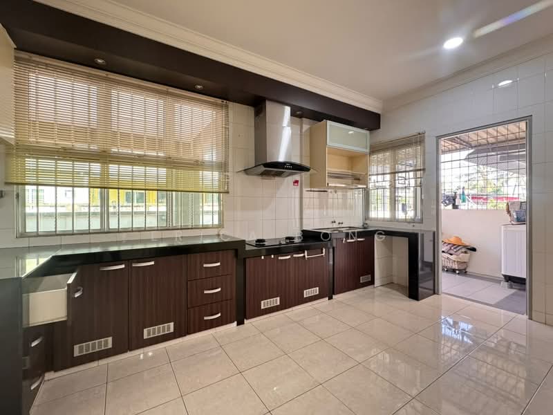 1.5-storey Terraced House for Rent in Muara Tuang (Samarahan) - Erica Bong - Kitchen - PropertyGuru.com.my