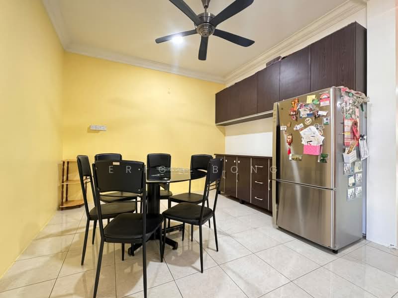 1.5-storey Terraced House for Rent in Muara Tuang (Samarahan) - Erica Bong - Dining Room - PropertyGuru.com.my