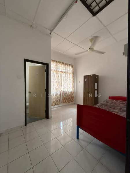 2-storey Terraced House for Rent in Taman Desa Melati (Nilai) - Eric Chong - Bedroom - PropertyGuru.com.my
