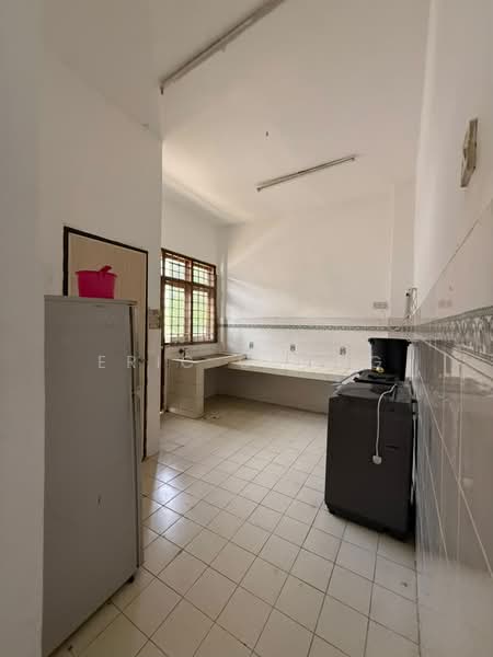 2-storey Terraced House for Rent in Taman Desa Melati (Nilai) - Eric Chong - Kitchen - PropertyGuru.com.my