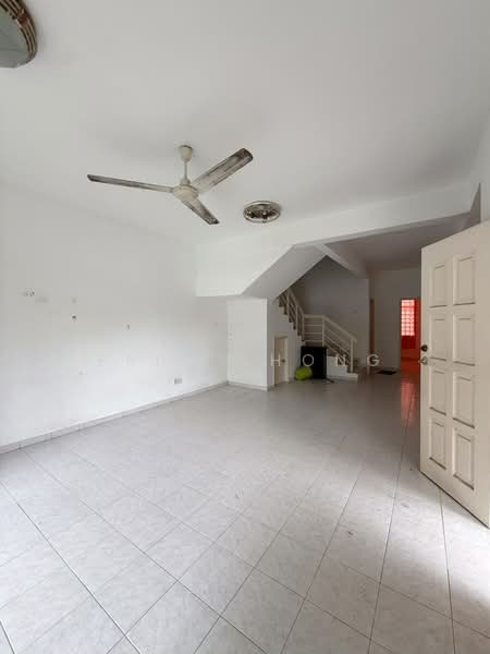 2-storey Terraced House for Rent in Desa Kolej (Nilai) - Eric Chong - Living Room - PropertyGuru.com.my
