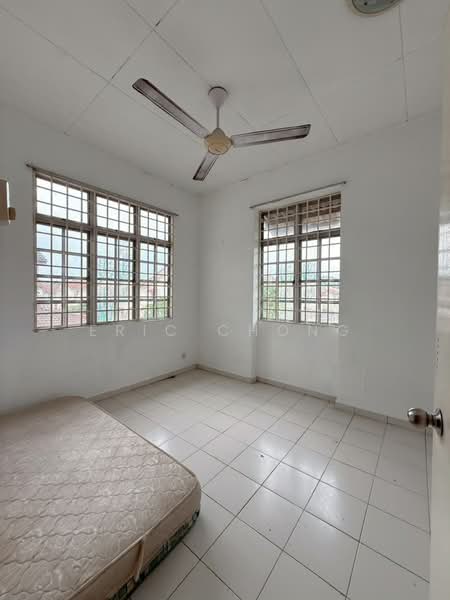 2-storey Terraced House for Rent in Desa Kolej (Nilai) - Eric Chong - Bedroom - PropertyGuru.com.my