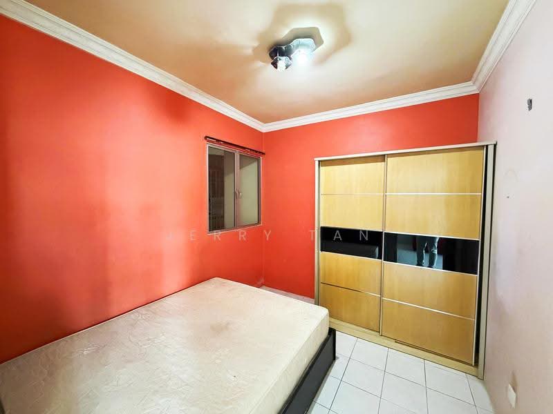 Pangsapuri untuk Disewa di Relau Vista Apartment - Jerry Tan - Bedroom - PropertyGuru.com.my