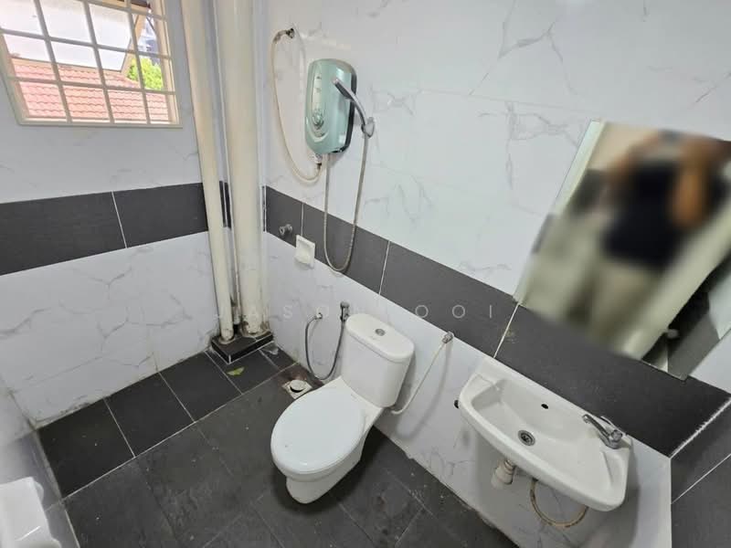 Apartment for Sale at Starville - Jason Ooi - Bathroom - PropertyGuru.com.my