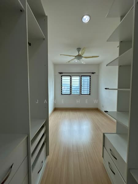 Kediaman Servis untuk Dijual di Hedgeford 10 Residences - Jane Hew - Interior - PropertyGuru.com.my