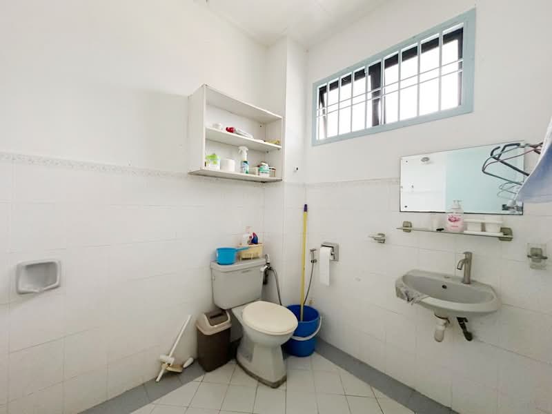 Rumah Teres 2-Tingkat untuk Dijual di Bandar Baru Permas Jaya (Permas Jaya) - Jayden Ng - Bathroom - PropertyGuru.com.my