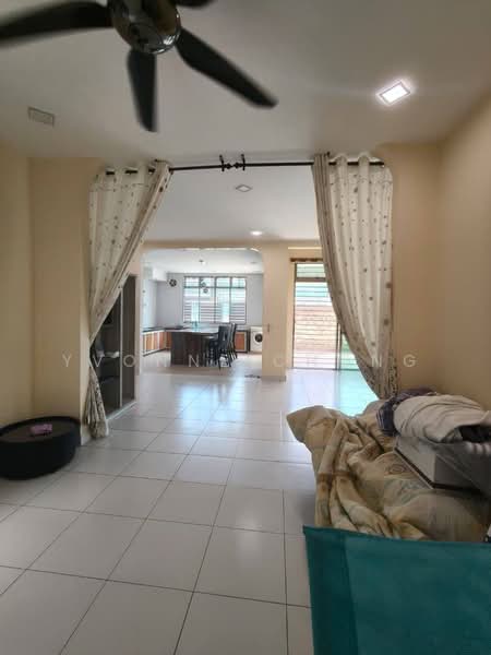 Rumah Kluster untuk Dijual di Taman Sutera Utama (Skudai) - Yvonne Chong - Living Room - PropertyGuru.com.my