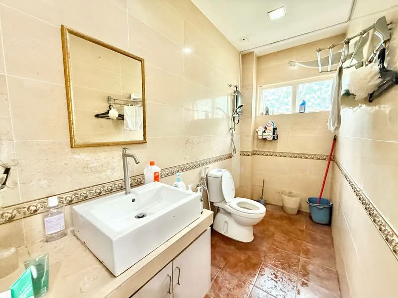 Bungalow House for Sale in Saujana Impian (Kajang) - Adzura Zamedin - Bathroom - PropertyGuru.com.my