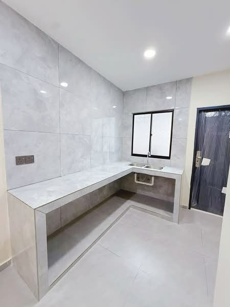 Rumah Teres 2-Tingkat untuk Dijual di Taman Daya (Johor Bahru) - Au Yong Lucy - Kitchen - PropertyGuru.com.my