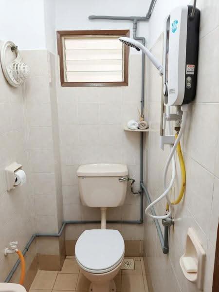 2-storey Terraced House for Rent in Usj 11 (Subang Jaya) - Shahshi T - Bathroom - PropertyGuru.com.my
