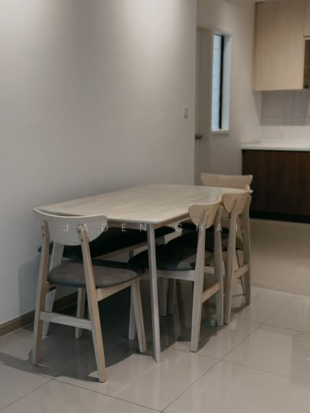 Kondominium untuk Disewa di d'Brightton - Jaden Chai - Dining Room - PropertyGuru.com.my